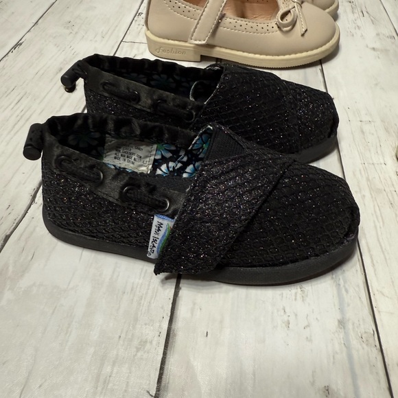 Stylish Kids Shoes Set - Black, White, Navy, and Cream - Picture 7 of 11